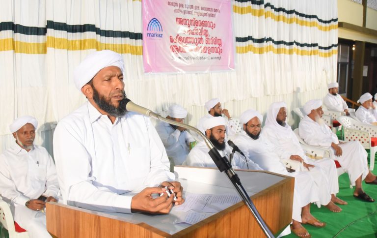 C-Muhammed-Faizy-Addressing-the-Ahdaliyya-Mahlarathul-Badriyya-Spiritual-Gathering.JPG
